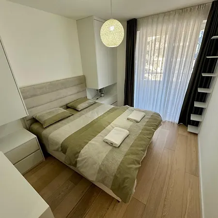 Lux Waves 2bdr With Private Parking Daire