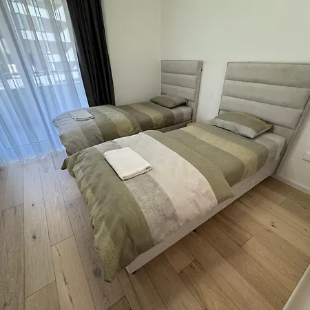 Apartment Lux Waves 2bdr With Private Parking *