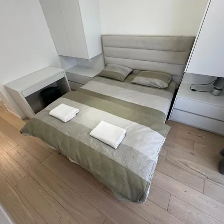 アパート Lux Waves 2bdr With Private Parking サラエヴォ